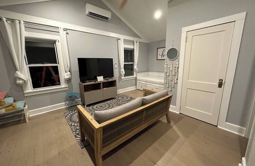 Circleville House | Pool house on a park-like estate, Pet friendly, 7 min to LegoLand.