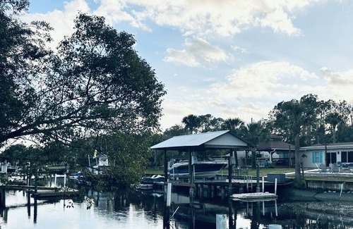 Isle of Palms House | Pool House on a water minutes from Beach/Mayo hospital