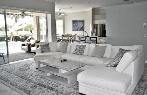 Sarasota House | Pool House On Golf Course