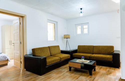 Podgorica Capital City House | Pool House Paun