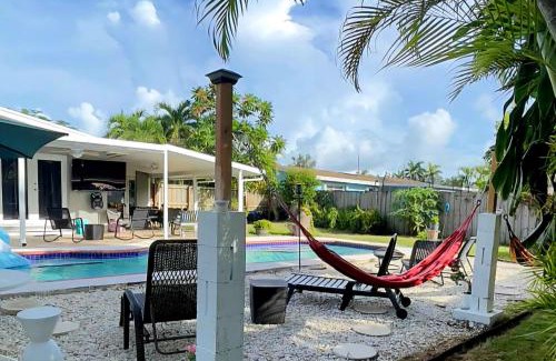 Cutler Bay House | Pool House Resort heated swimming pool family getaway