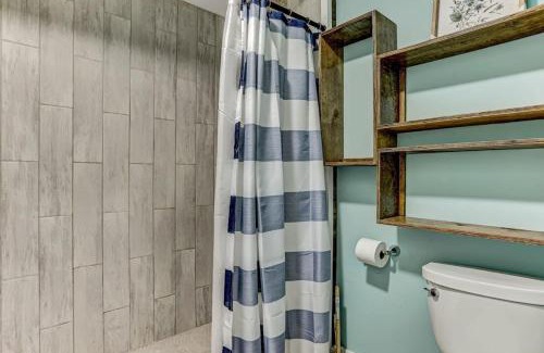Montgomery House | Pool House! Sweet Sunny Retreat- House 2