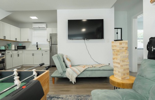 Wynwood Art District House | Pool House W/Fun Games & Services Wynwood Central
