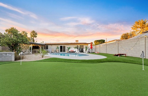 Camelback East Apartment | Pool House with access to putting green, pool, outdoor TV and dining area nn