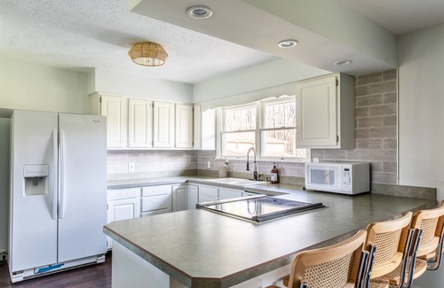Bridgman House | Pool in summer, hot tub all year, designer home, huge yard, minutes to beach