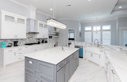 Corpus Christi House | Pool + Jacuzzi + BBQ + 18 min Beach + DT