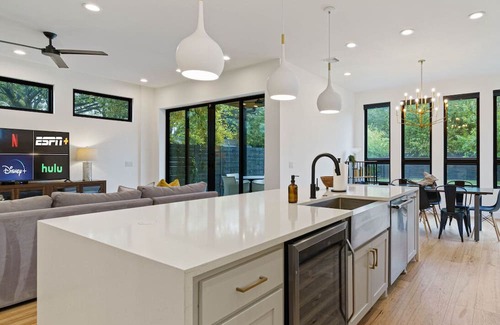 Holly Apartment | Pool, Jacuzzi & Outdoor Entertaining Space in Spacious East Austin Gem