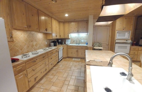 Orchard South House | Pool Jacuzzi Sauna Sprt Courts 9500Sq 3levels+more