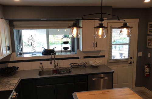Okanagan-Similkameen House | Pool, King beds, Large Deck!