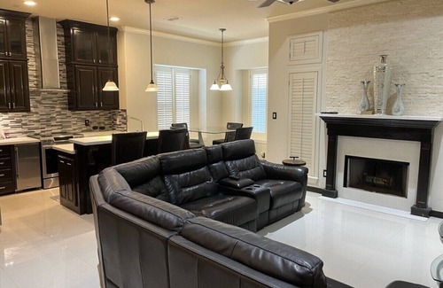 McAllen House | Pool/Kingbed/Awesome grill