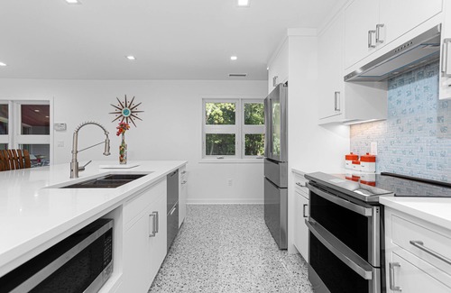 Redding Ridge House | POOL @LABOR DAY SPECTACULAR MidCenturyMod Renovated 1 LEVEL paradise +EV charger