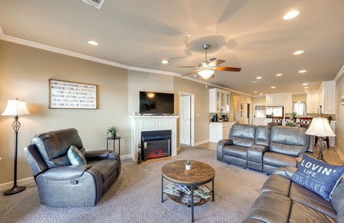 Lake Hamilton Apartment | Pool & Lake Hamilton Access: Hot Springs Condo!