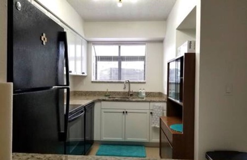 Daytona Beach House | Pool Luxury King Room4Rent in a 2BR 2.5BA Laundry