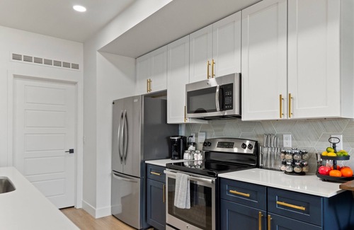Desert View Village Condo | Pool ※ Mayo Hospital※Parking※Golf&King Bed