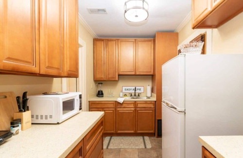 Columbus Apartment | Pool! Near Downtown&Parks- The Cozy Guest Cottage