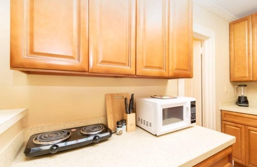 Columbus Apartment | Pool! Near Downtown&Parks- The Cozy Guest Cottage