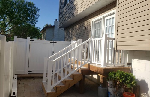 Chalco House | pool & nice S.W. Omaha home! easy access to I-80 hwy