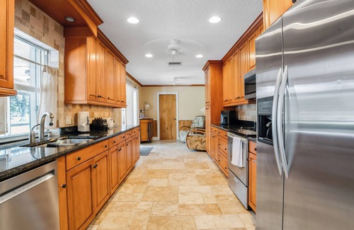 Lake Worth House | Pool Oasis on Golf Course! + Huge Backyard & Games