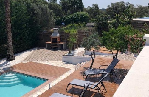 Mont Barbat Apartment | Pool Oasis with Mountain Views