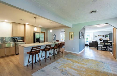 Vermilion House | Pool open through the month of Sept! Lake Erie Retreat