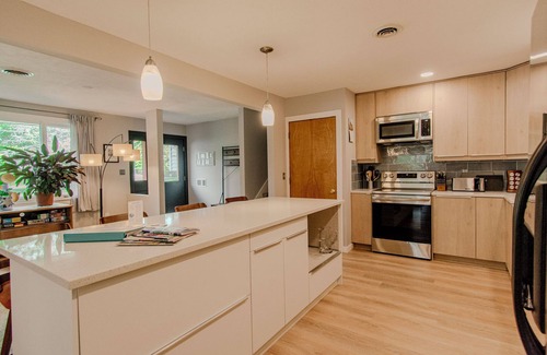 Vermilion House | Pool open through the month of Sept! Lake Erie Retreat