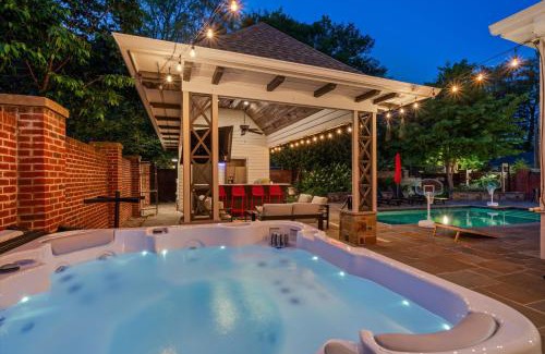 Central Gardens House | Pool Outdoor TV Fire Pit Game Room