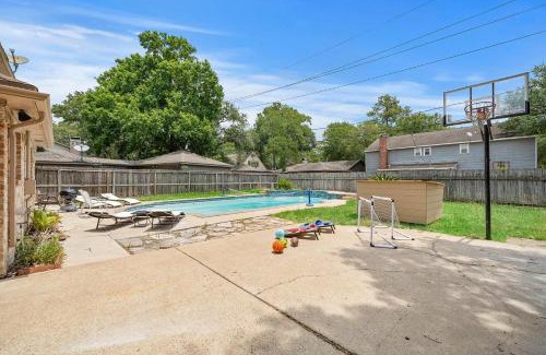 FM 1960 House | Pool Paradise Game Tables Sleeps 16 Grill