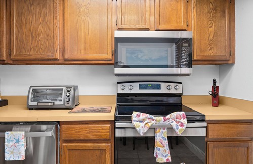 Temple Terrace Villa | Pool Patio Private Yard close to Moffit & USF