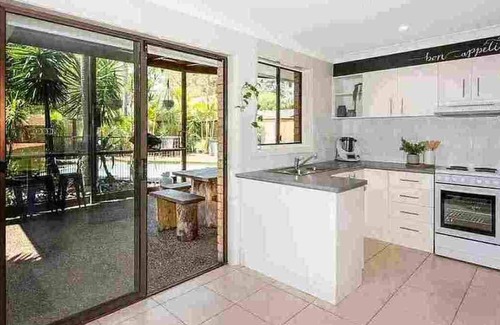 Port Macquarie House | Pool, Pet Friendly, Free Wi-Fi @ Seahorse House