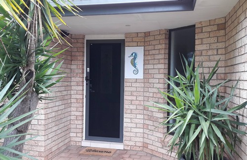 Port Macquarie House | Pool, Pet Friendly, Free Wi-Fi @ Seahorse House