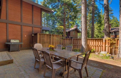 Comstock Acres House | Pool|Pier|Beach|Tennis|Pickleball|Walk to Town