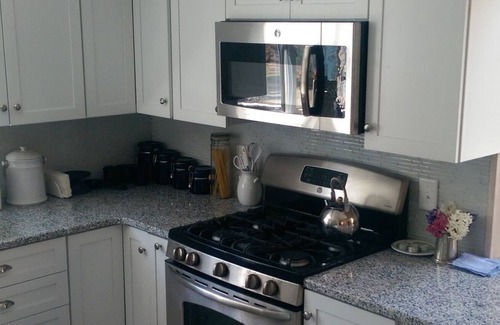 Hollowville House | Pool-Pond-Privacy Country Chic Near Hip Urban Town