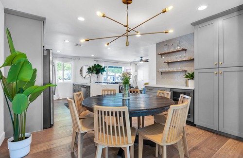 Village Grove House | Pool & Putting Green - Minutes to Old Town Scottsdale & Perfect for Groups!