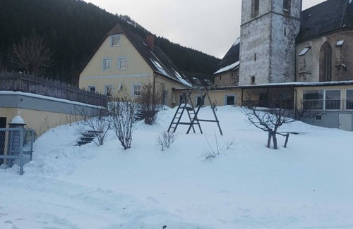 Vordernberg House | Pool, sauna, cups, billiards, and lots of nature
