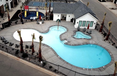 Washington Fields House | Pool Side Villa |Pet-Friendly Modern Escape w/Games, Pool Toys, Bikes & More! Near St.George