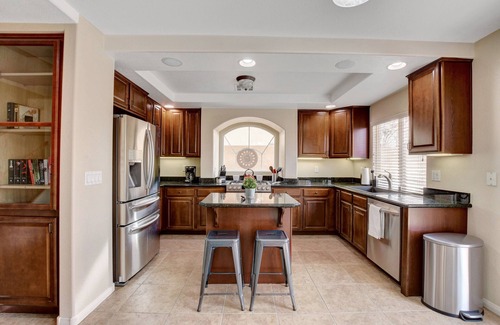 Las Vegas House | Pool/Spa-15 min from ✈️ & strip. Smart TVs Close to shopping 🍔 freeway, Costco