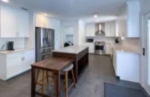Benbrook House | Pool Spa 3-bedroom house with WiFi and AC in Benbrook