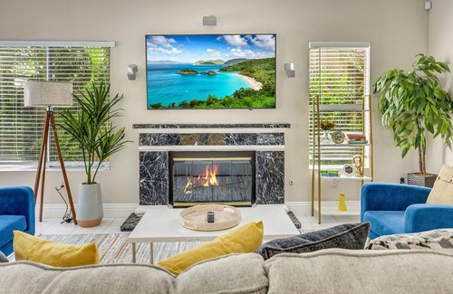 Corona House | Pool &Spa, Ontario Disneyland 5/3 Home