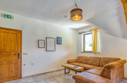 Smarje pri Jelsah Apartment | Pool Suite Black Cumin, Podplat, Slovenia