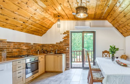 Smarje pri Jelsah Apartment | Pool Suite Black Cumin, Podplat, Slovenia