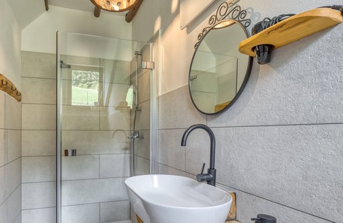 Smarje pri Jelsah Apartment | Pool Suite Sunflower, Podplat, Slovenia
