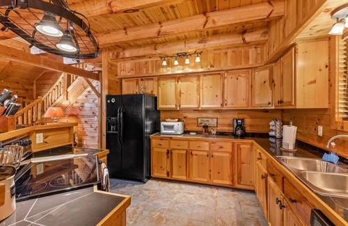 Means Cabin | Pool Table | High Speed WiFi | Starry Mountain Night | Secluded Cabin | Red River Gorge, Kentucky!