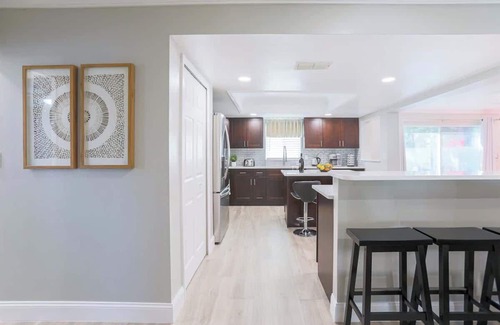 Pinellas Park House | Pool Table, Minigolf, Games @ Pondside Funhouse