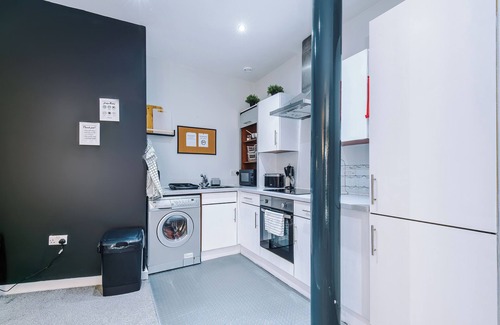 The Docks Apartment | Pool Table, Stunning 2Bed Apt, Central Liverpool