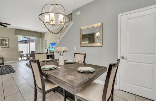 Kissimmee House | Pool Townhome 5mi to DISNEY FREE Waterpark