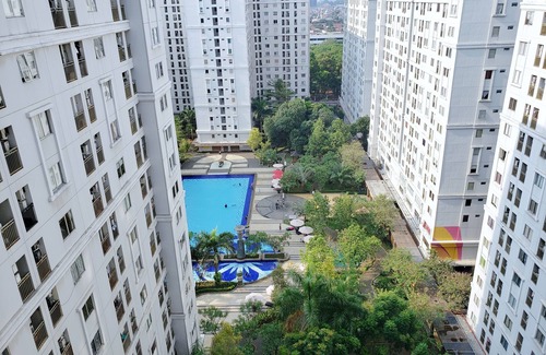 Pancoran Apartment | Pool View Apartment for Work or Staycation