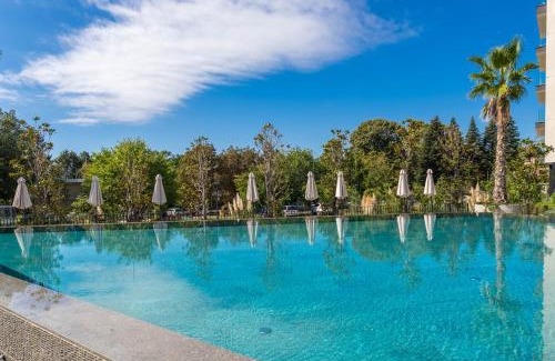 Saints Constantine and Helena Apartment | Pool view Apartment Azur Deluxe Resort & Spa