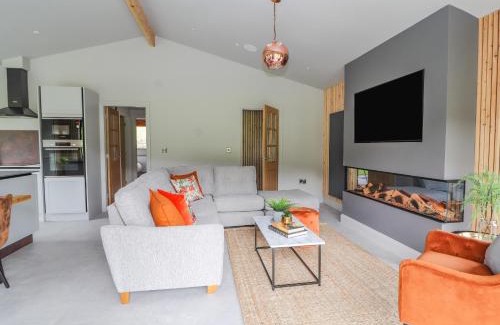 Meifod House | Pool View