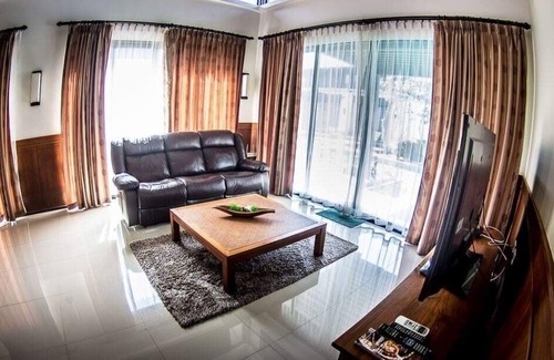 Chakphong House | Pool Villa 3bedrooms -The Oriental Beach