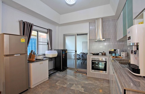 Na Kluea Villa | Pool villa 6 bedrooms
